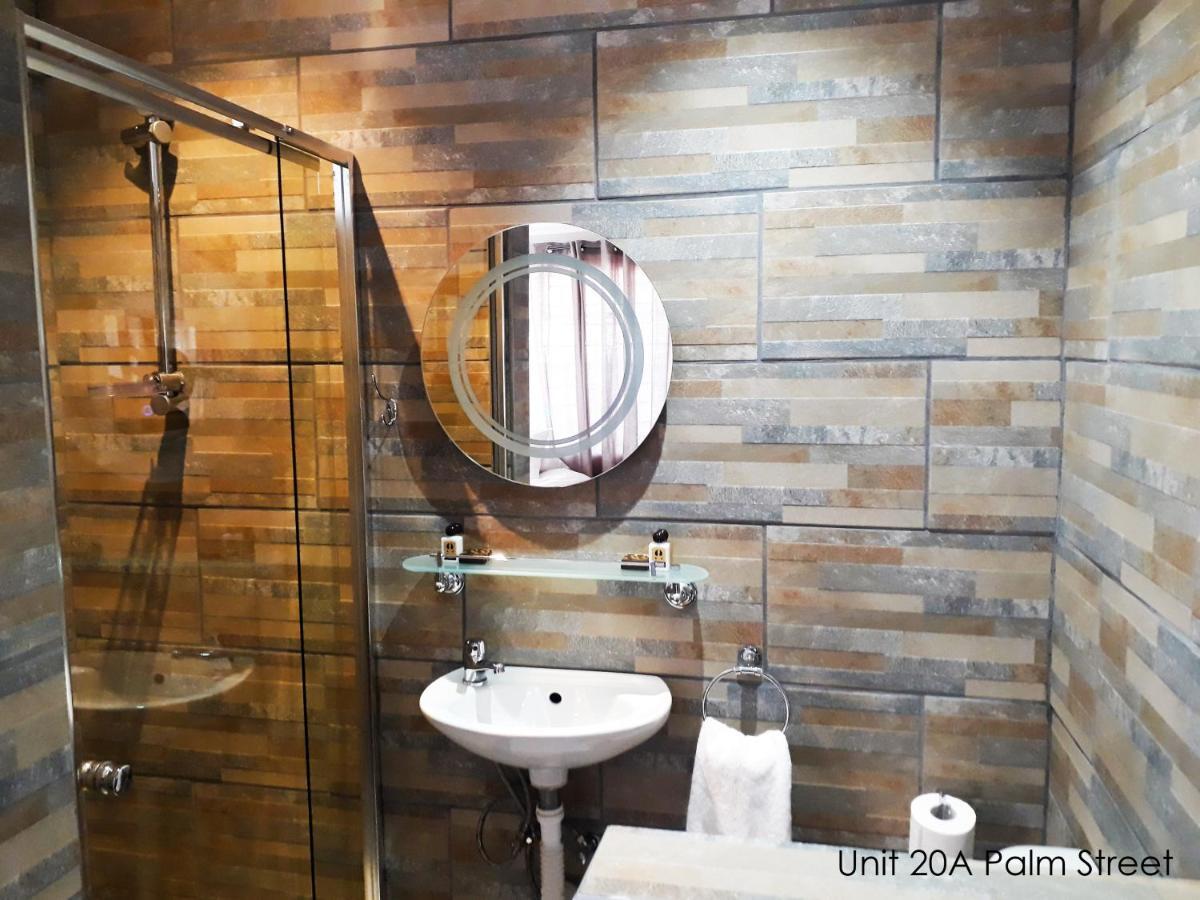 Апартаменты Bateleur Self Catering Cc Виндхук Экстерьер фото