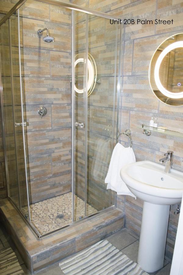 Апартаменты Bateleur Self Catering Cc Виндхук Экстерьер фото