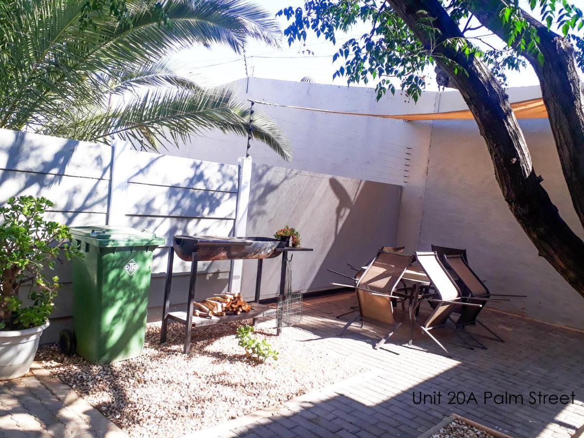 Апартаменты Bateleur Self Catering Cc Виндхук Экстерьер фото